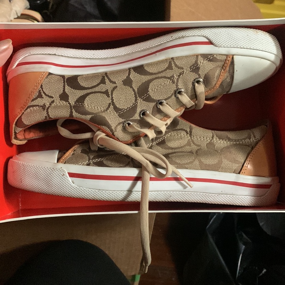 Worn Coach Shoes size W8 - Picture 2 of 2